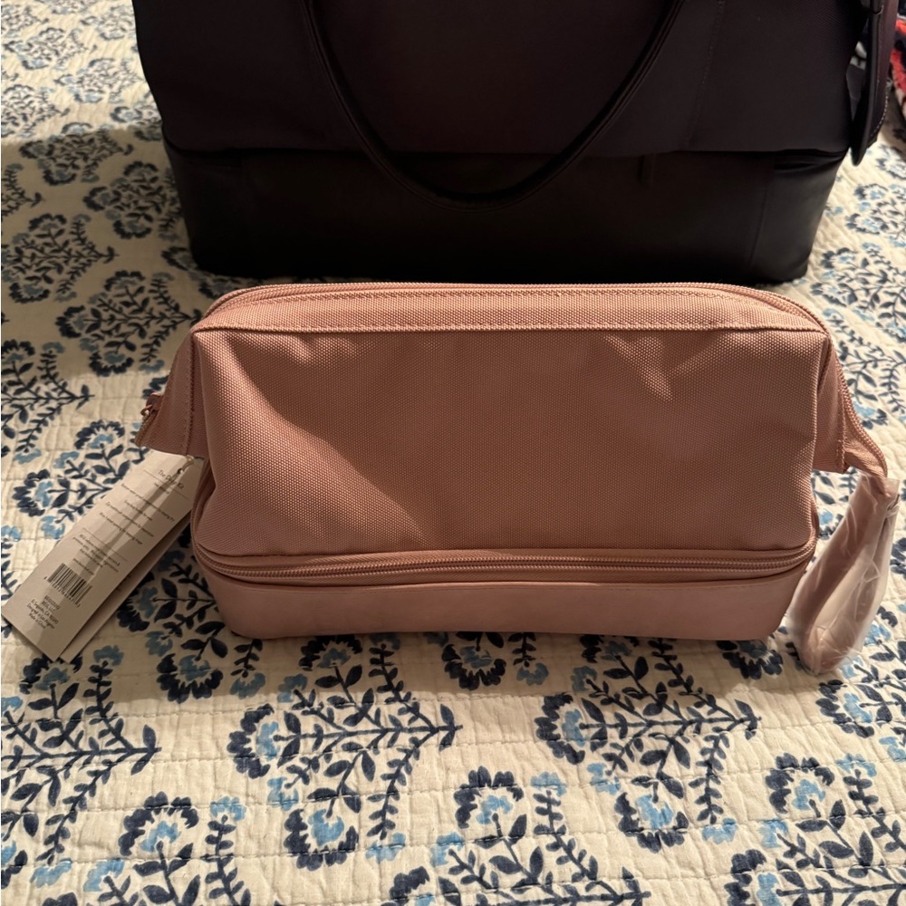 Beis Atlas Pink Dopp Kit Sold Out - NEW